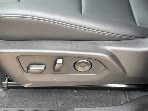 New 2026 GMC Canyon Elevation w/ Convenience Package image 16