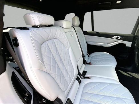 Used 2024 BMW X7 xDrive40i w/ Parking Assistance Package image 25