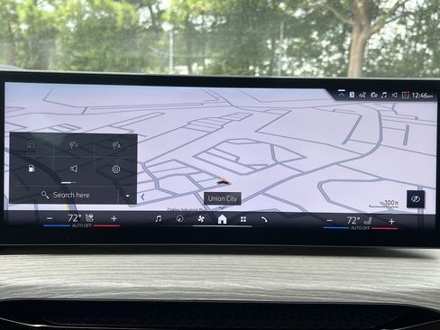 New 2025 BMW 330i Sedan w/ Premium Package image 5