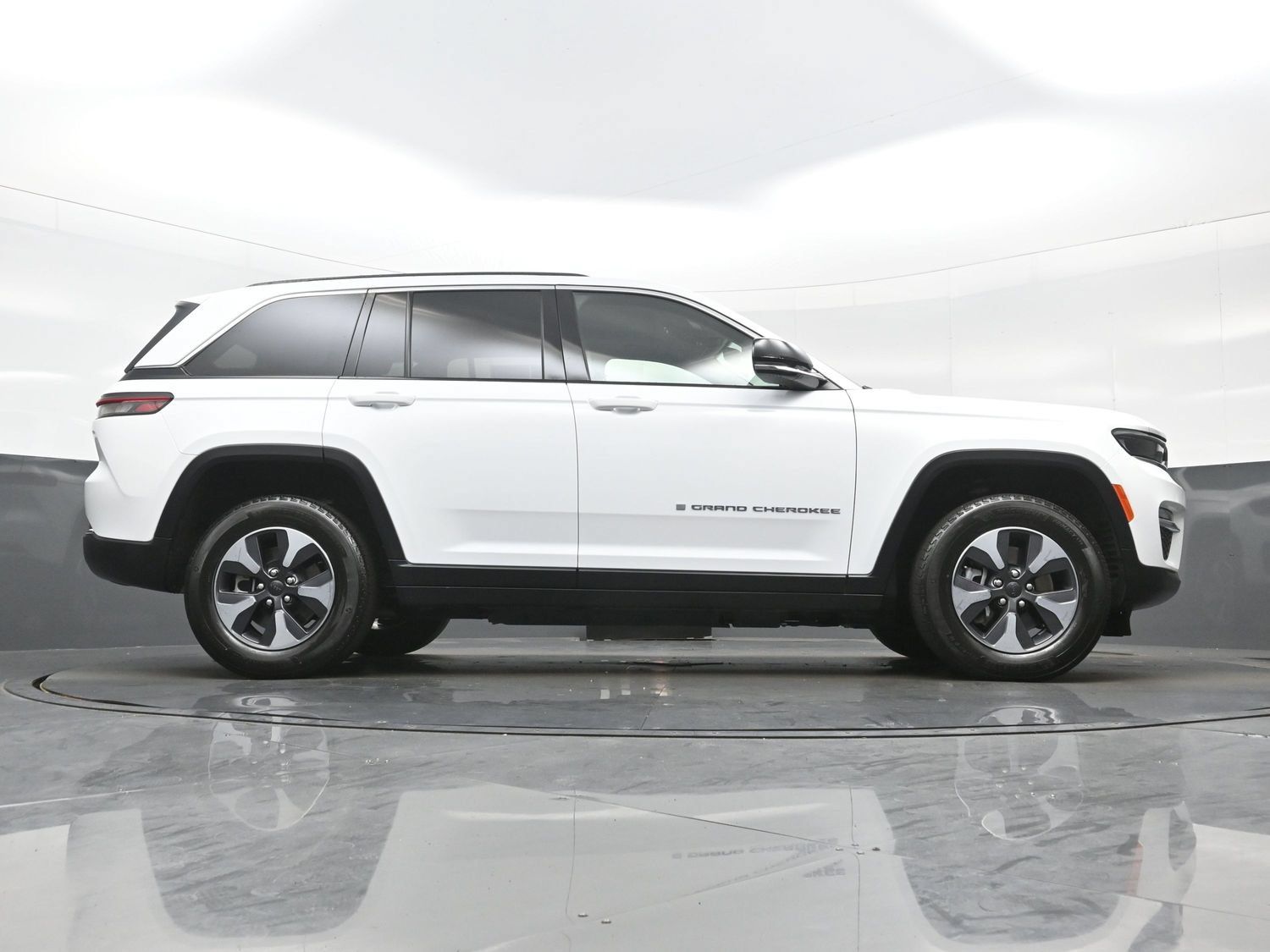 Used 2023 Jeep Grand Cherokee 4WD 4xe image 35