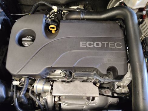 Used 2018 Chevrolet Equinox Premier FWD image 30