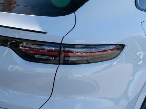 Certified 2023 Porsche Cayenne Coupe image 14
