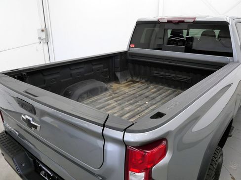 Used 2024 Chevrolet Silverado 2500 ZR2 w/ Technology Package AWD/4WD image 37