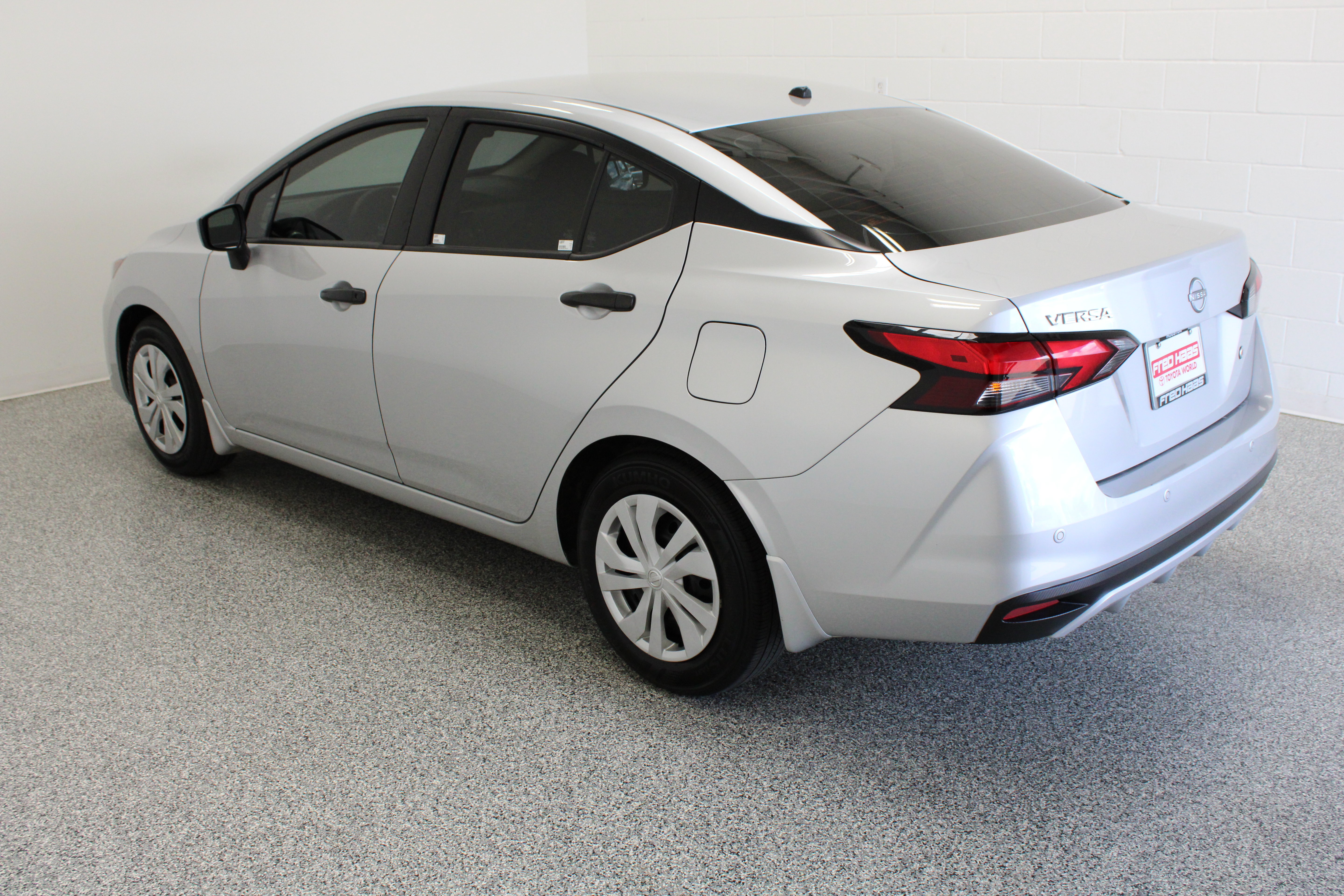 Used 2025 Nissan Versa S w/ Trunk Package FWD image 9