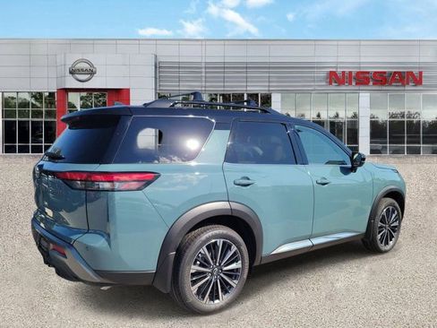 New 2026 Nissan Pathfinder Platinum FWD image 2