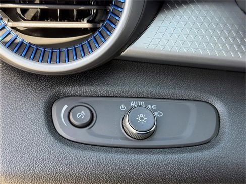 New 2026 Chevrolet Trax LS w/ LS Convenience Package image 19