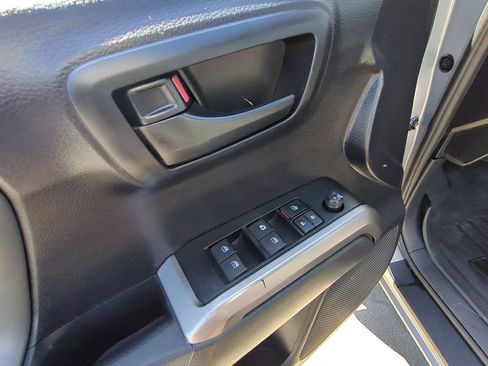 Used 2021 Toyota Tacoma SR5 image 21