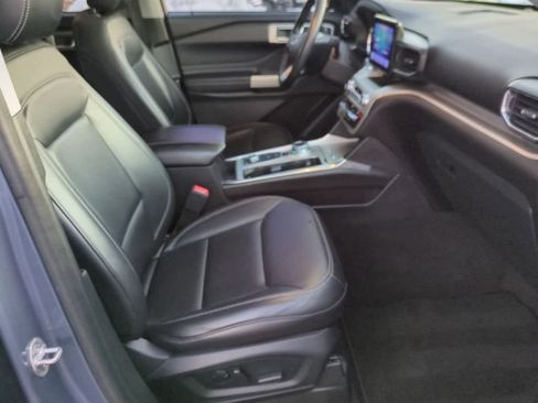 Certified 2021 Ford Explorer XLT w/ Equipment Group 202A image 23
