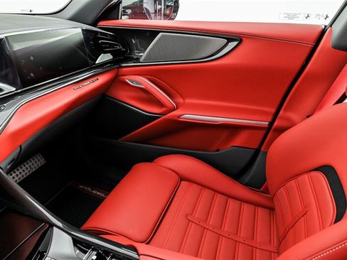 Used 2026 Ferrari Purosangue AWD/4WD image 38