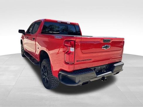 Used 2024 Chevrolet Silverado 1500 LT Trail Boss w/ Convenience Package II AWD/4WD image 3