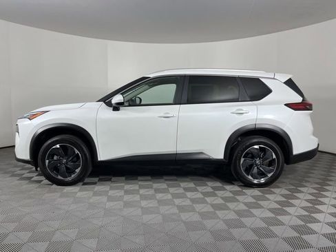 Used 2025 Nissan Rogue SV w/ SV Premium Package FWD image 7