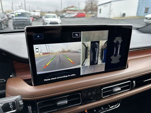 Used 2022 Lincoln Nautilus Reserve w/ Equipment Group 201A image 17