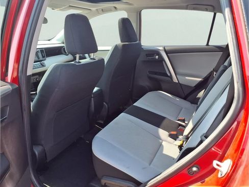 Used 2017 Toyota RAV4 XLE AWD/4WD image 20