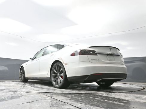 Used 2015 Tesla Model S P85D image 29