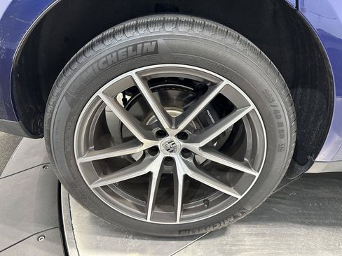 Certified 2026 Porsche Macan AWD/4WD image 13