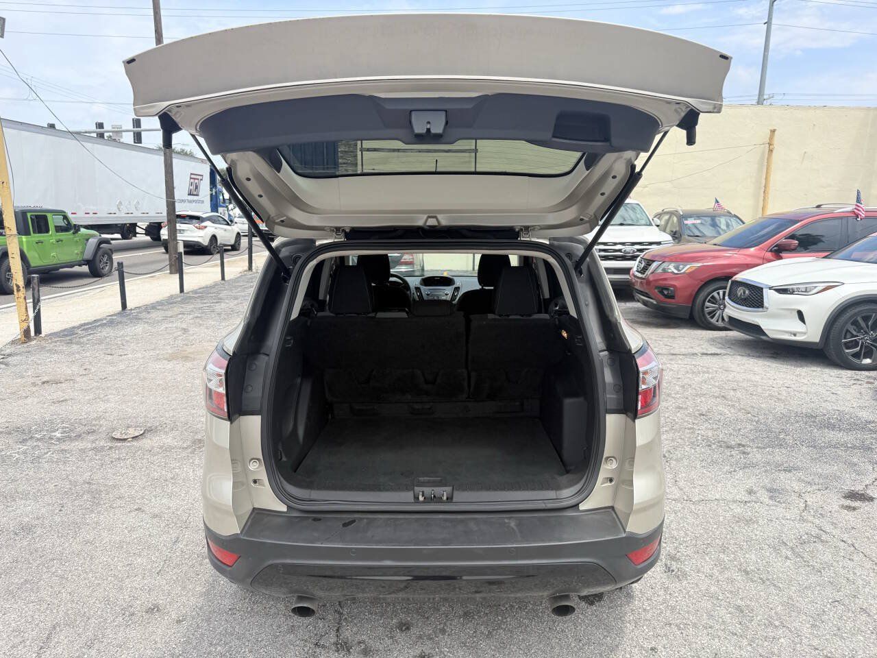 Used 2018 Ford Escape SE w/ Ford Safe & Smart Package AWD/4WD image 26