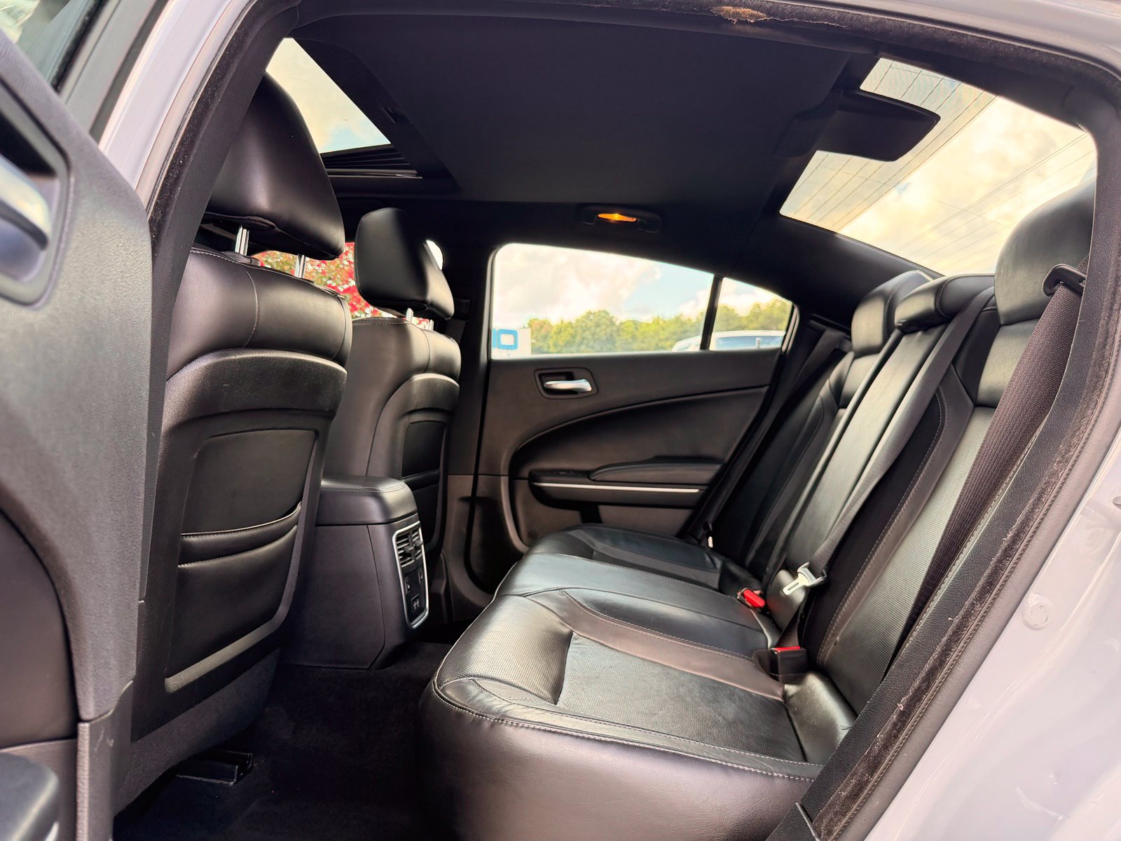Used 2022 Dodge Charger SXT w/ Leather Interior Group RWD image 18