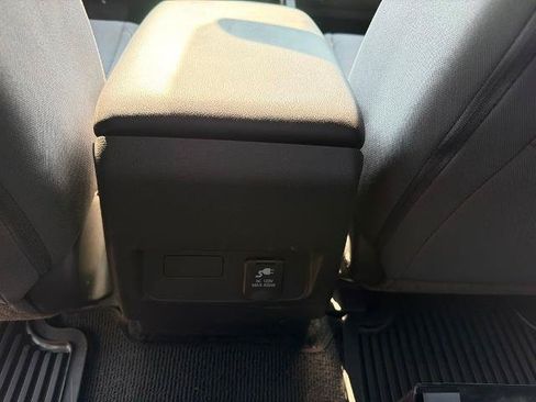 Certified 2025 Nissan Frontier SV w/ SV Convenience Package RWD image 16