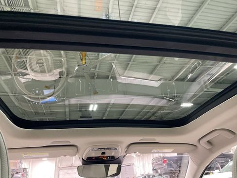 Used 2022 Volvo V60 T5 Cross Country w/ Advanced Package image 26