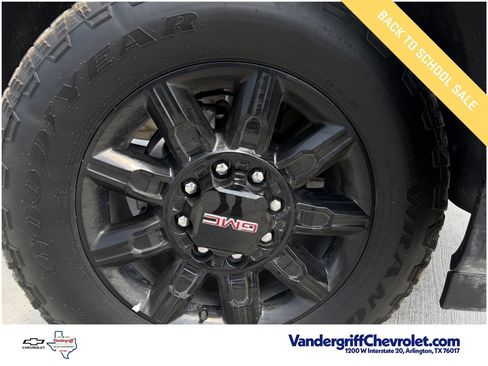 Used 2025 GMC Sierra 2500 AT4 AWD/4WD image 9