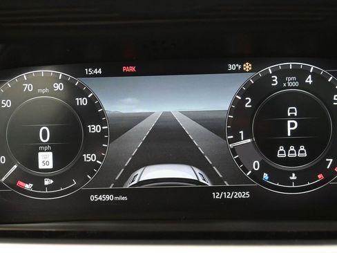 Used 2020 Land Rover Range Rover Evoque SE image 13