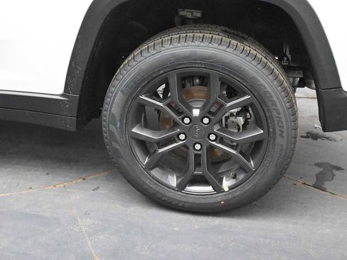 New 2025 Jeep Grand Cherokee Limited image 5