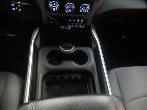 Used 2024 RAM 2500 Big Horn w/ Off Road Package AWD/4WD image 43