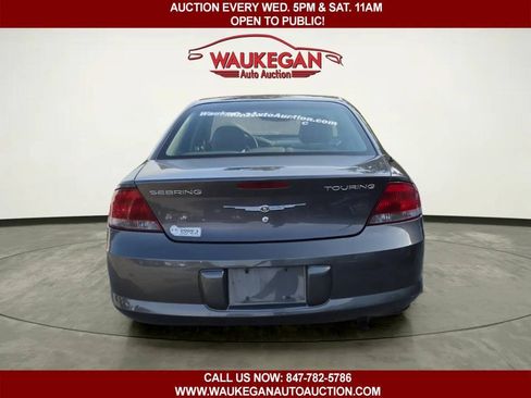 Used 2005 Chrysler Sebring Touring FWD image 6