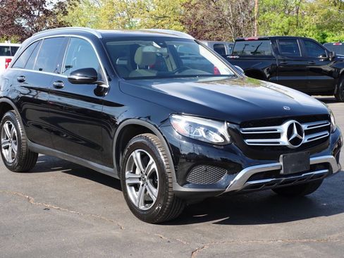 Used 2019 Mercedes-Benz GLC 300 4MATIC image 4