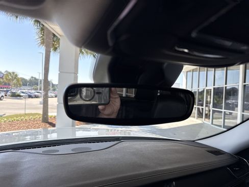 Used 2023 Jeep Grand Cherokee Limited w/ Black Appearance Package image 26