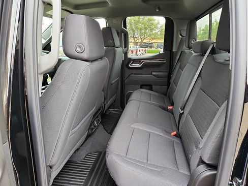 New 2026 GMC Sierra 1500 SLE w/ Preferred Package RWD image 6