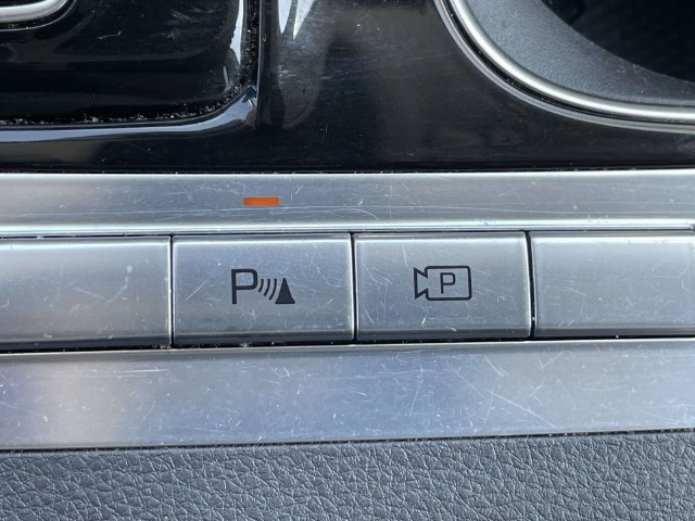 Certified 2022 Kia Carnival SX FWD image 31