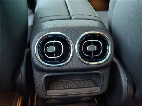 Used 2026 Mercedes-Benz GLC 300 GLC 300 image 17