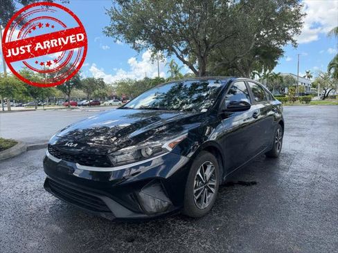 Used 2024 Kia Forte LXS FWD image 2