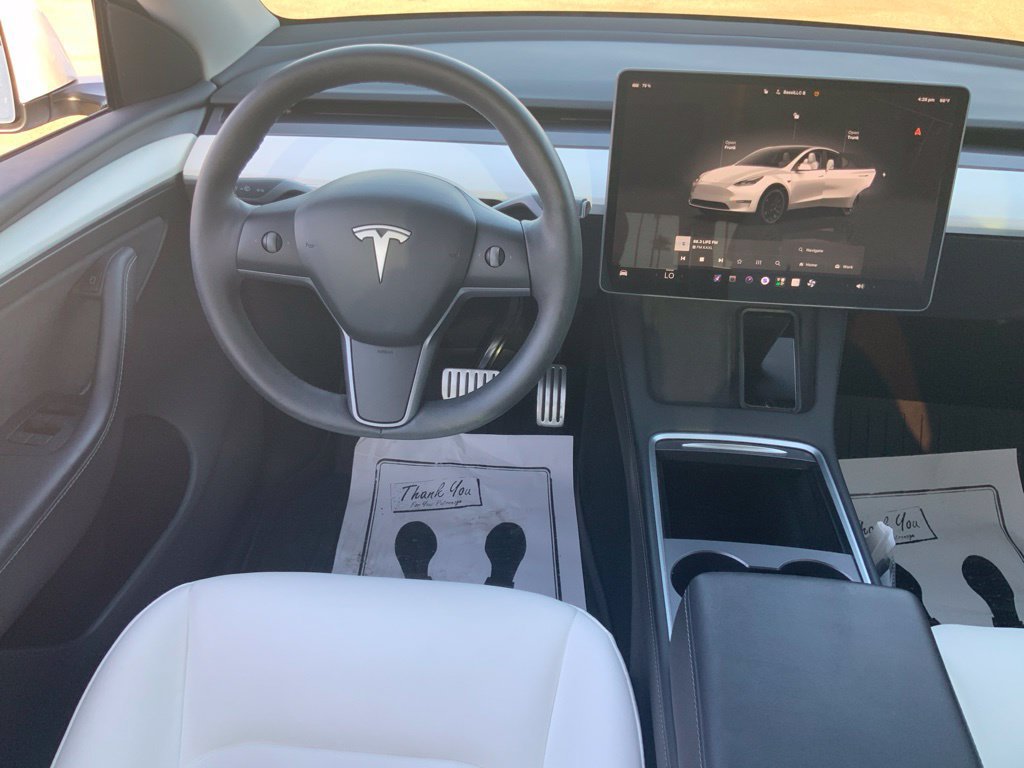 Used 2022 Tesla Model Y Performance AWD/4WD image 18