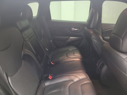 Used 2019 Jeep Cherokee High Altitude AWD/4WD image 19