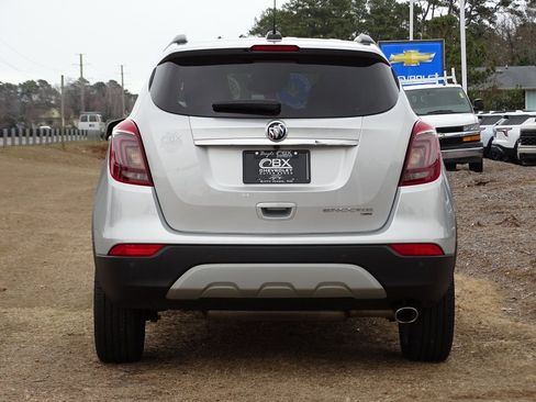 Used 2022 Buick Encore Preferred w/ Safety Package II image 5