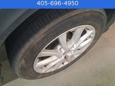 Used 2021 Nissan Rogue Sport S image 11