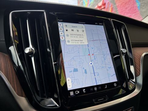 Used 2023 Volvo S60 B5 Ultimate image 57