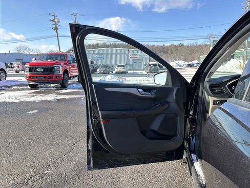 Used 2022 Ford Escape SEL image 11