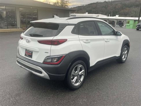 Used 2023 Hyundai Kona SEL w/ Convenience Package image 4