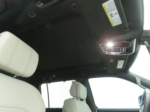 Used 2025 Jeep Grand Wagoneer 4WD w/ 8-Passenger Seating Package image 18