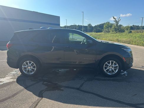 Used 2022 Chevrolet Equinox LS w/ LS Convenience Package AWD/4WD image 6