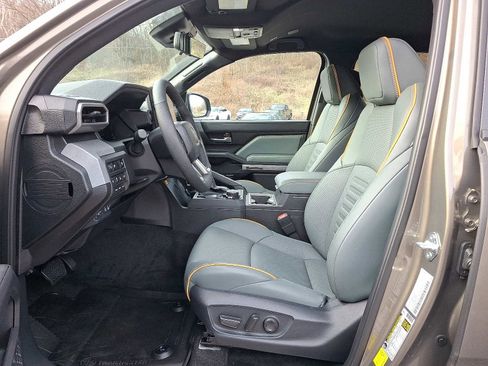 Used 2025 Toyota Tacoma 4x4 Double Cab Hybrid image 13