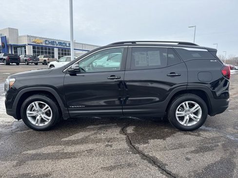 Used 2023 GMC Terrain SLE w/ Driver Convenience Package image 6