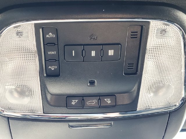 Used 2018 Jeep Grand Cherokee Limited AWD/4WD image 30