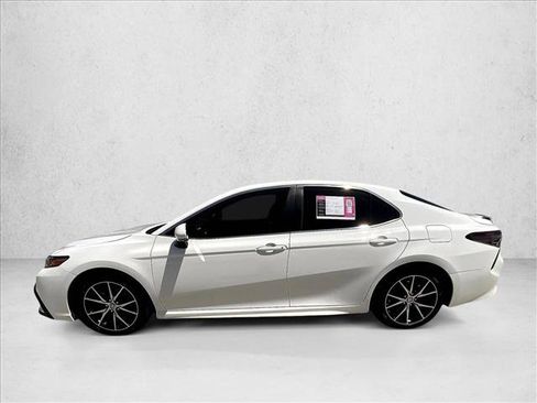 Used 2023 Toyota Camry SE w/ Convenience Package FWD image 6