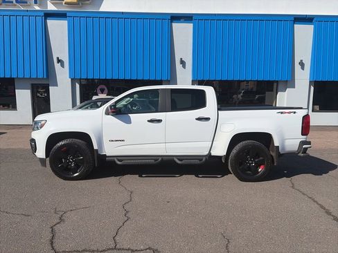 Used 2022 Chevrolet Colorado LT w/ Redline Special Edition image 8