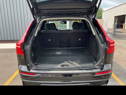 Certified 2024 Volvo XC60 T8 Ultimate w/ Protection Package Premier AWD/4WD image 11