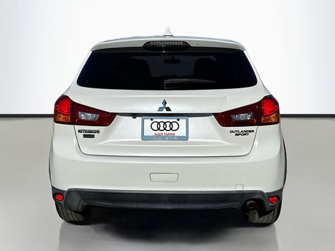 Used 2017 Mitsubishi Outlander Sport LE image 4